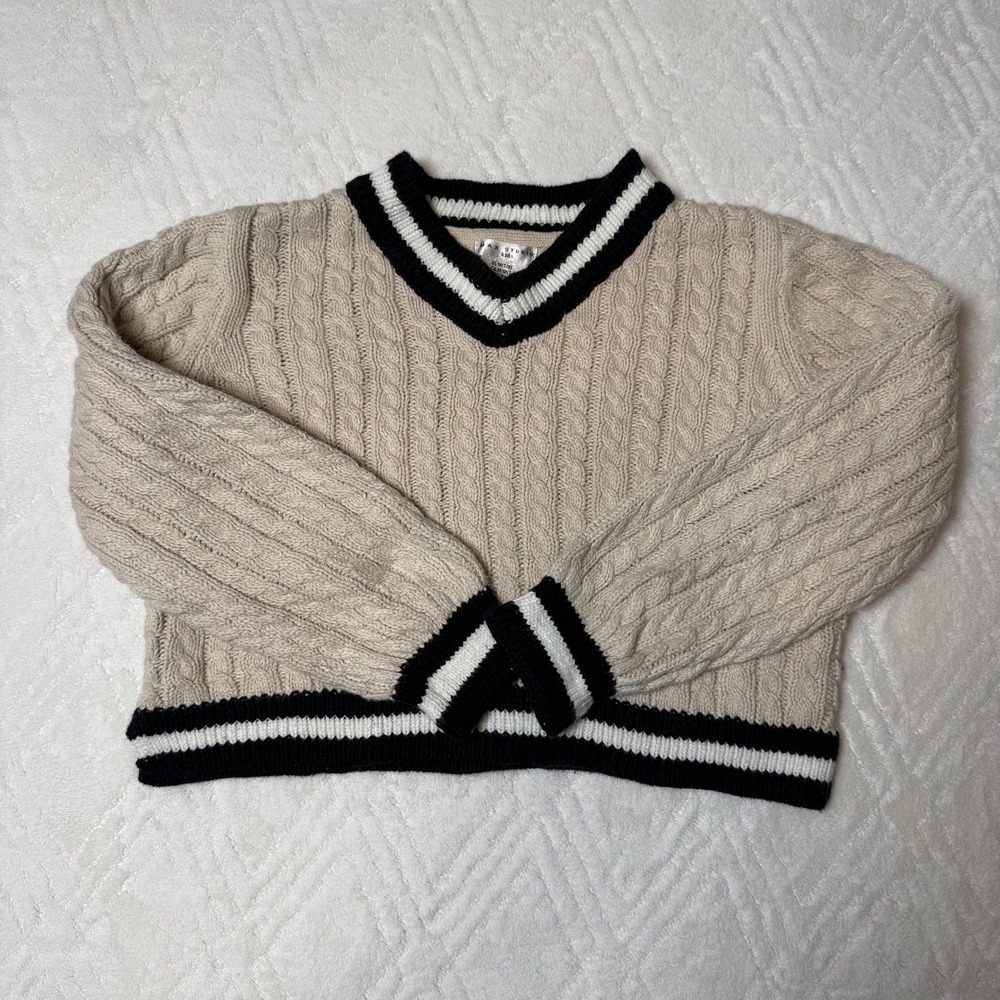Preppy Varsity Max Studio Kids Boys M 7/8 Cable Knit V-Neck Sweater Cream